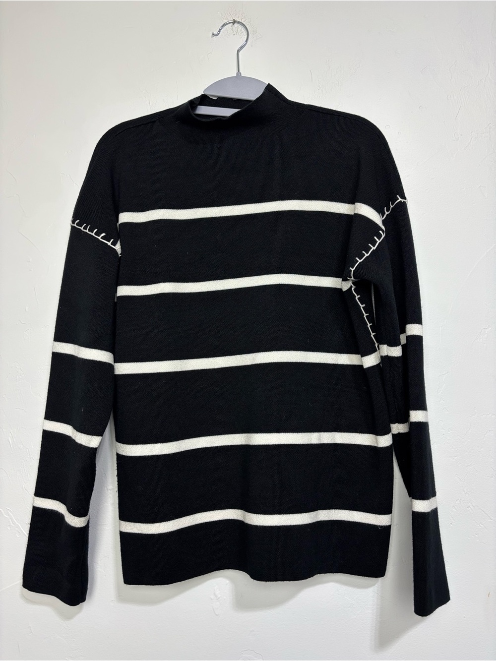 Investments Black White Striped Mock Neck Pullover Sweater Women's Medium Rayon